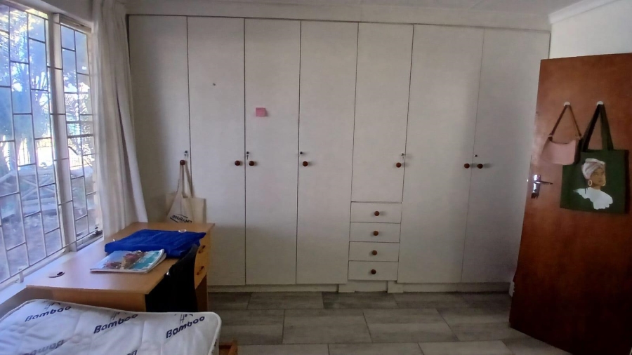 10 Bedroom Property for Sale in Brandwag Free State